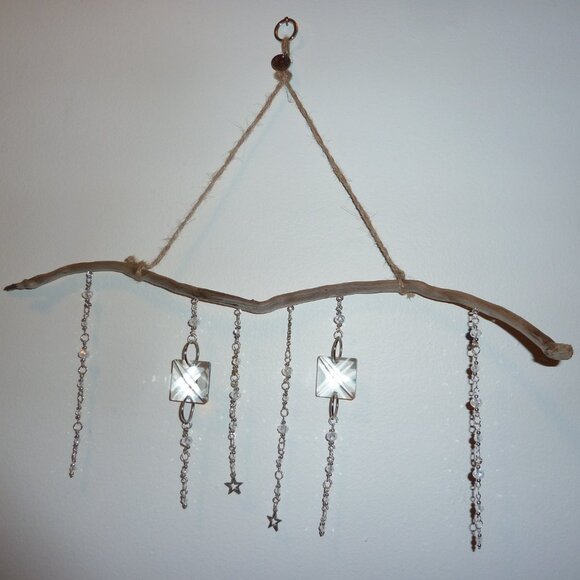 Suncatcher G Treated driftwood, cut glass pieces and Swarovski crystals - Picture 3 of 3